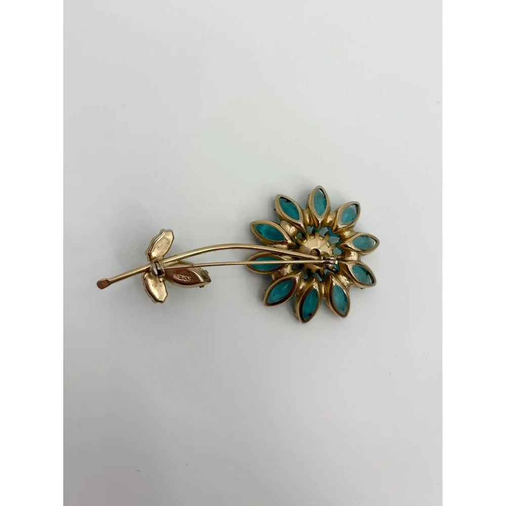 B22 Weiss Vintage‎ Flower Brooch Blue Green Rhinestone Gold Tone Floral Pin